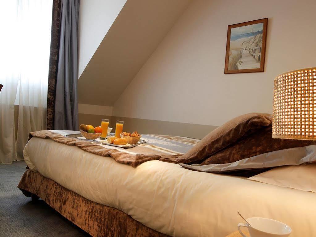 Trinite Hotel ลาทรินิเต-โซร์-แม ภายนอก รูปภาพ
